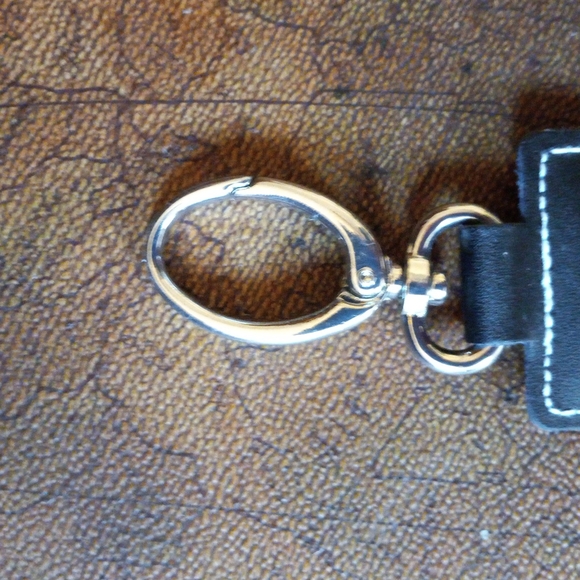 Rock & Republic Key Chain - Picture 6 of 6